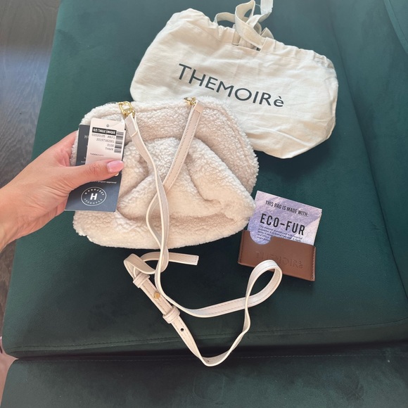 THEMOIRè Small Gea Faux Fur Bag - Picture 4 of 5